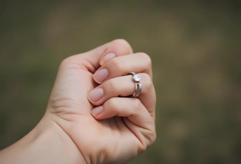 Hand ring-2fdd5e4f266241e393b8e2f6839c8082.jpg Hand ring