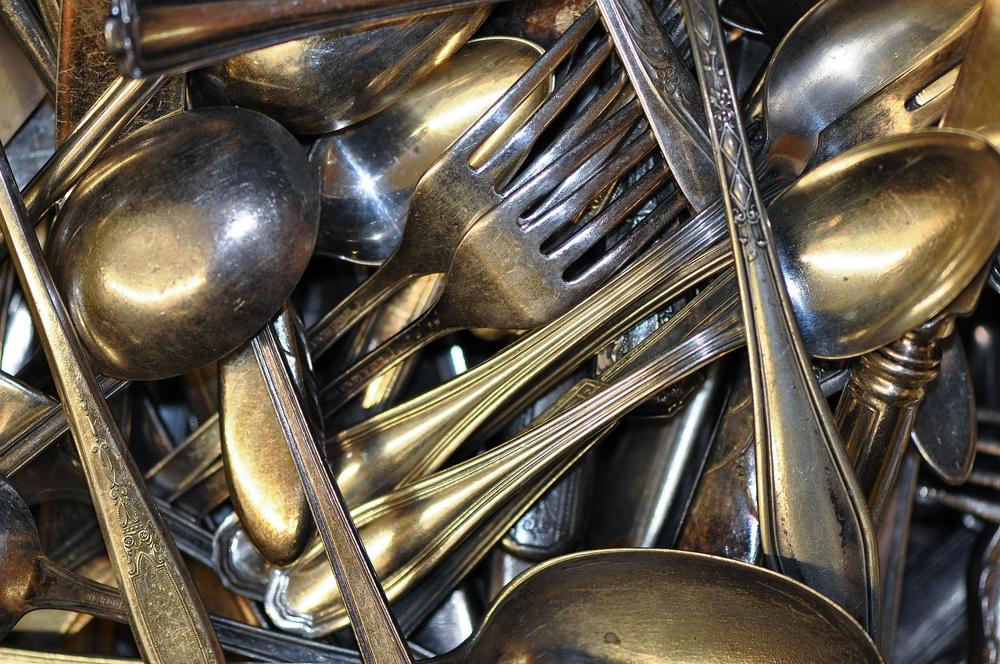 Silverware gleam-e388f582fc9b48f38966db9c45ac5c89.jpg Silverware gleam